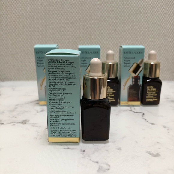 Estée Lauder Advanced Night Repair Travel Set - Picture 3 of 5